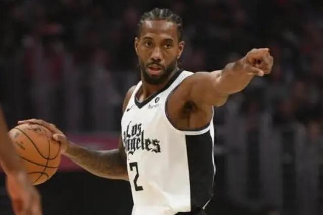 2-1，打爆日本张本智和，状态低迷连续丢分，邱党给对手上课（2-1，邱党技高一筹力克张本智和，对手状态起伏连丢分）