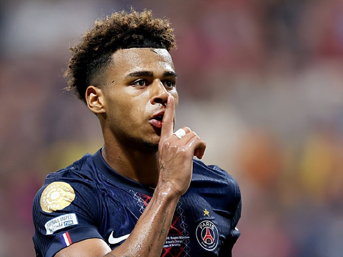 经纪人：莱万没有考虑过退役，但他的未来计划仍未有任何决定（莱万经纪人：未考虑退役，未来去向尚未敲定）