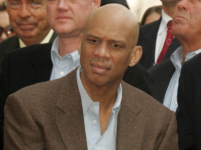 领衔声援加沙，巴斯克代表队和加泰代表队队长都来自皇家社会（巴斯克与加泰代表队队长同属皇家社会，领衔声援加沙）