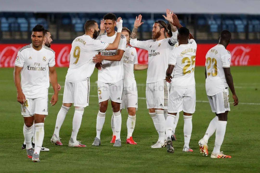 世俱杯金靴赔率：拜仁双星领跑 迪玛利亚冲前3（世俱杯金靴赔率出炉：拜仁双星领衔，迪马利亚力拼前三）