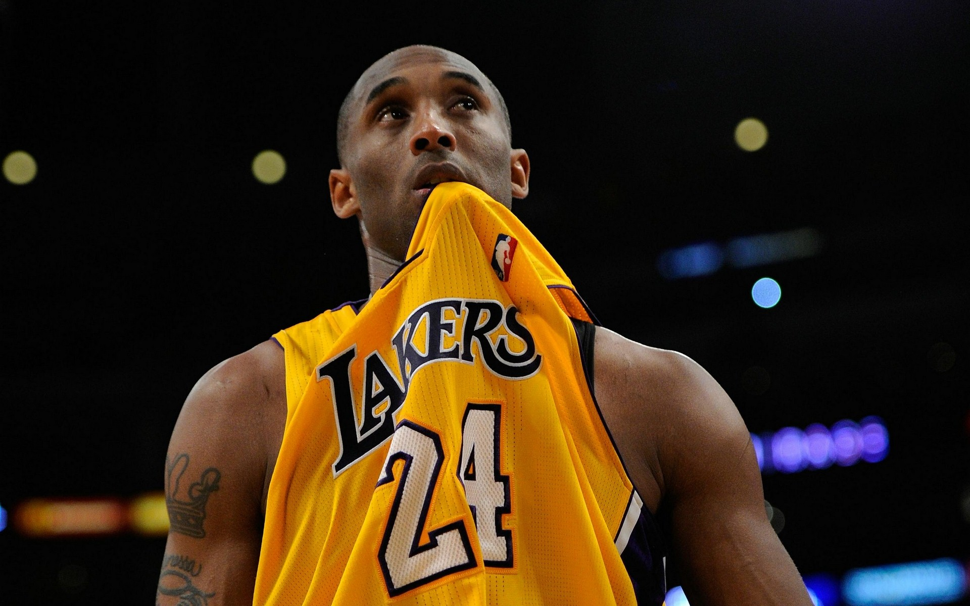 马德兴：米利西奇不敢热身U17女足，一年半不换血，足协当断则断（马德兴：米利西奇回避U17女足热身，18个月无换血，足协应果断决策）