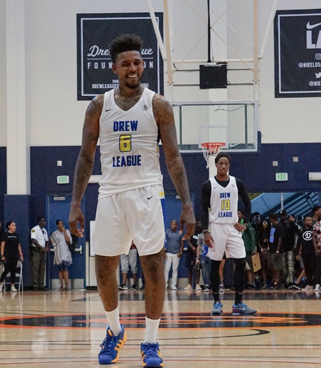 新门将新中锋？阿莫林：我们在努力提升球队，这也取决于市场（阿莫林：球队补强看市场，门将与中锋引援正推进）