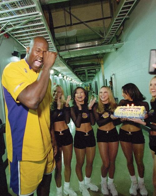 国安vs河南半场数据：控球率56%-44%，河南半场0射正（半场数据：国安控球56%-44%占上风，河南0次射正）