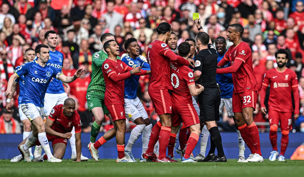 电讯报：马雷斯卡连克弗里克等名帅，完成“战术帽子戏法”（电讯报：马雷斯卡接连击败弗里克等名帅，上演战术帽子戏法）