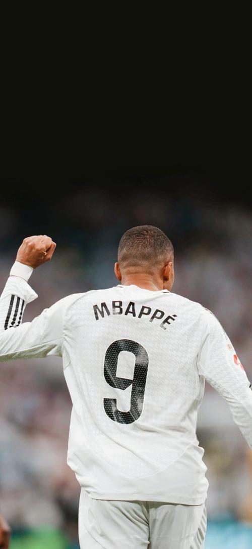 38岁后单赛季为意甲升班马攻入至少4球，瓦尔迪是历史第二人（年满38岁后单季为意甲升班马至少进4球，瓦尔迪成历史第二人）